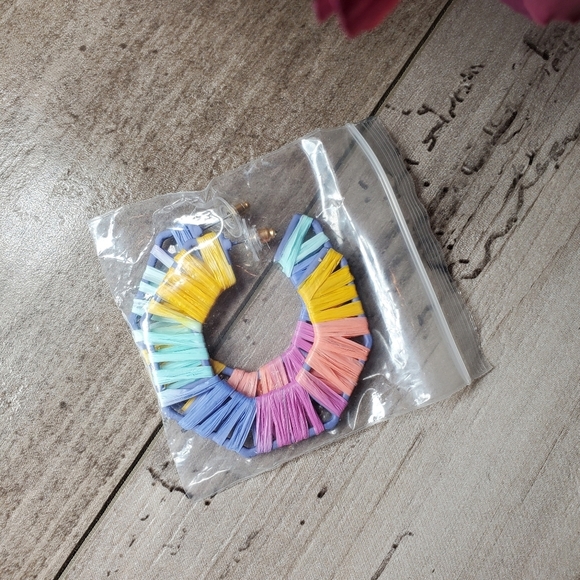 NWT Pastel Octogonal Raffia Open Hoop Earrings - Picture 3 of 14